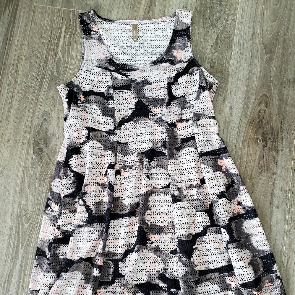 THYME maternity dress (medium)